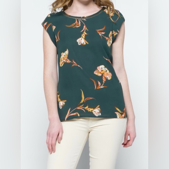 Les Serein - Tara Lattice Trim Blouse - Picture 4 of 5